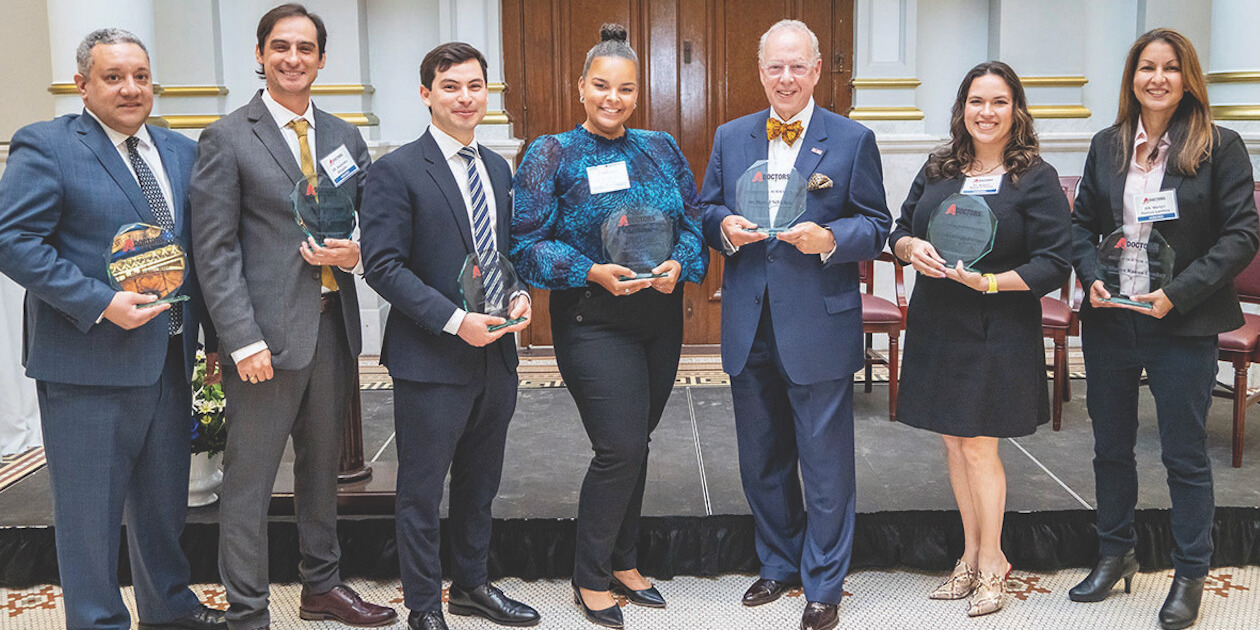 Third from left: Jordan Juarez with other honorees during the 2023 AL DÍA Top Doctors Award ceremony